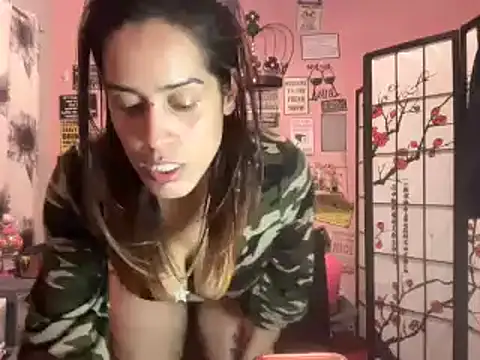 latinacubana online show from December 15, 2024, 6:29 am