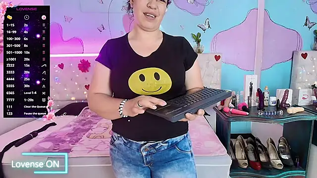 Zaly mature online show from June 4, 2026, 11:22 pm