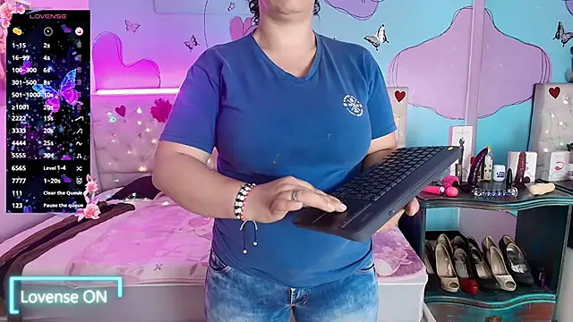 Zaly mature online show from June 12, 2026, 9:35 pm