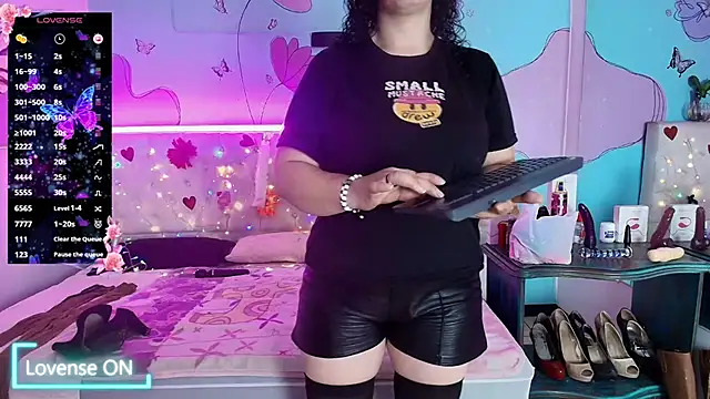 Zaly mature online show from June 24, 2026, 10:20 pm