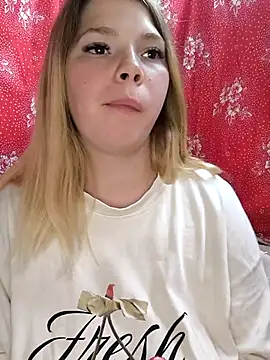 Snapshot of Zuli_Kiska chatting on September 24, 2025, 11:13 am Zuli Kiska online show from September 24, 2025, 11:13 am