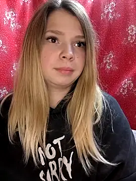 Zuli Kiska online show from November 9, 2025, 8:51 pm