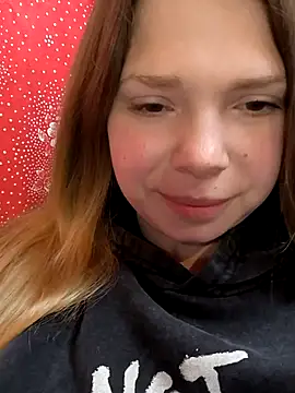 Zuli Kiska online show from April 25, 2026, 7:11 pm