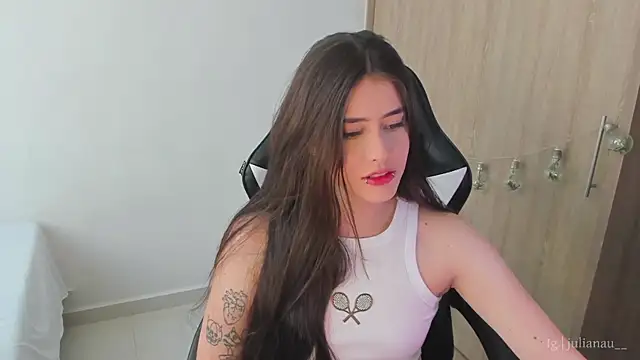 Snapshot of iriswest_ chatting on January 12, 2025, 9:51 pm iriswest online show from January 12, 2025, 9:51 pm