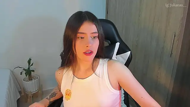 Snapshot of iriswest_ chatting on February 14, 2025, 1:45 am iriswest online show from February 14, 2025, 1:45 am