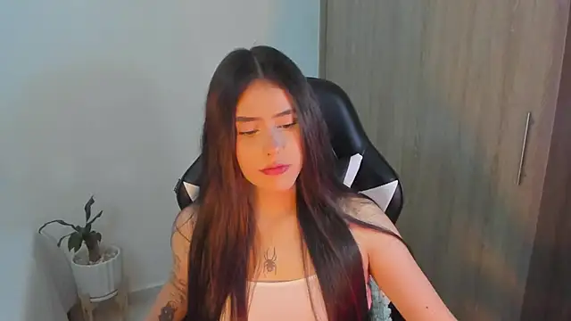 Snapshot of iriswest_ chatting on February 21, 2025, 1:44 am iriswest online show from February 21, 2025, 1:44 am