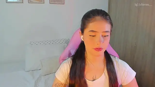 Snapshot of iriswest_ chatting on March 14, 2025, 2:20 am iriswest online show from March 14, 2025, 2:20 am