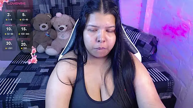 SaLomeJonees online show from September 29, 2025, 11:48 am