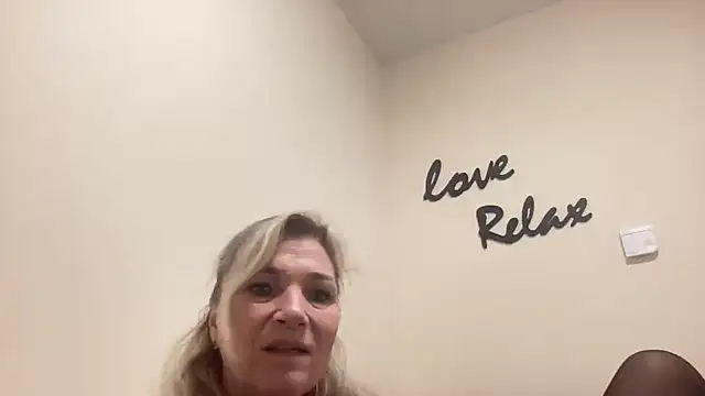 Jolandexxx online show from November 1, 2025, 6:48 am