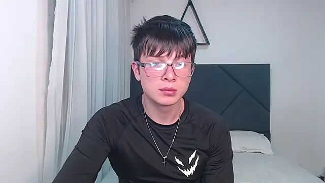 MathewCollin online show from June 8, 2026, 1:39 am