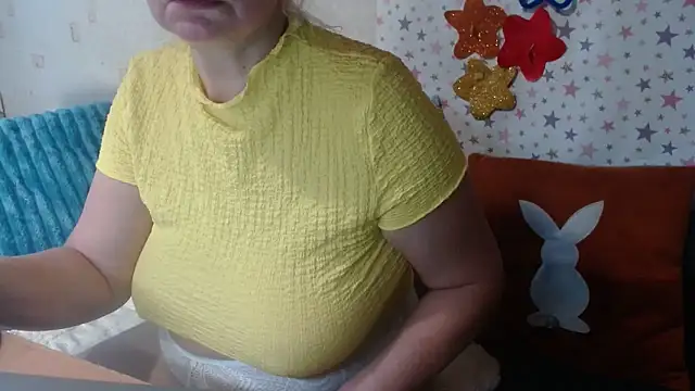 QueenLana online show from November 11, 2025, 7:19 am