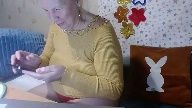 QueenLana online show from December 3, 2025, 4:38 pm