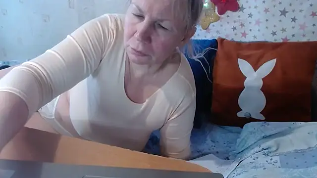 QueenLana online show from March 6, 2026, 5:48 am