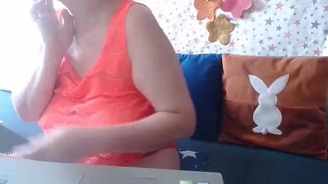 QueenLana online show from July 12, 2026, 5:31 am