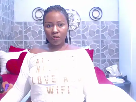 THREEHOLESPLEASURE99 online show from October 4, 2025, 10:41 pm