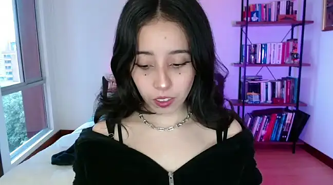 Snapshot of babyluna_8_8 chatting on December 31, 2024, 10:56 pm babyluna 8 8 online show from December 31, 2024, 10:56 pm