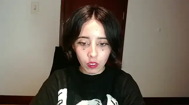 Snapshot of babyluna_8_8 chatting on February 14, 2025, 2:39 am babyluna 8 8 online show from February 14, 2025, 2:39 am