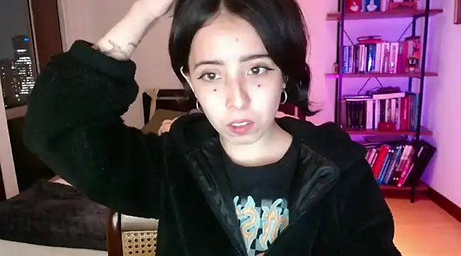 Snapshot of babyluna_8_8 chatting on February 26, 2025, 11:37 pm babyluna 8 8 online show from February 26, 2025, 11:37 pm