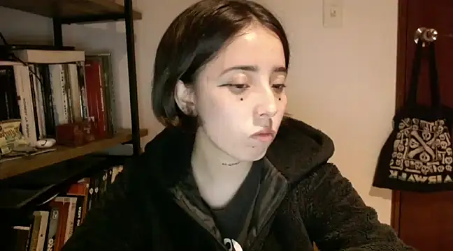 Snapshot of babyluna_8_8 chatting on March 4, 2025, 1:01 am babyluna 8 8 online show from March 4, 2025, 1:01 am