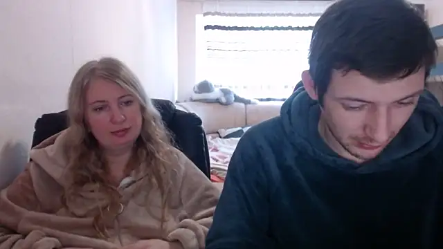 PeterAndJen online show from February 18, 2025, 9:32 am