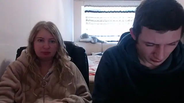 PeterAndJen online show from February 19, 2025, 6:44 am