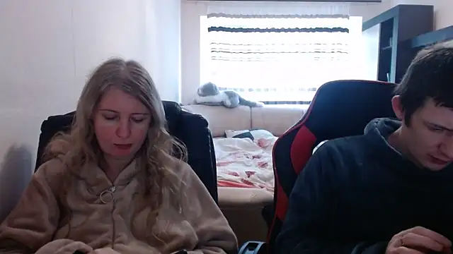 PeterAndJen online show from February 19, 2025, 10:56 am