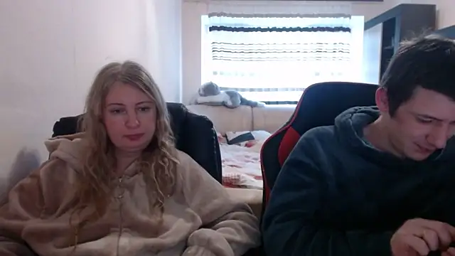 PeterAndJen online show from February 19, 2025, 2:01 pm