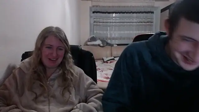 PeterAndJen online show from February 21, 2025, 6:59 pm
