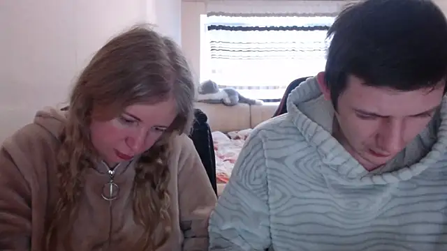 PeterAndJen online show from February 22, 2025, 6:39 am