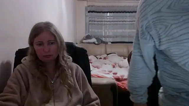 PeterAndJen online show from February 22, 2025, 7:36 pm