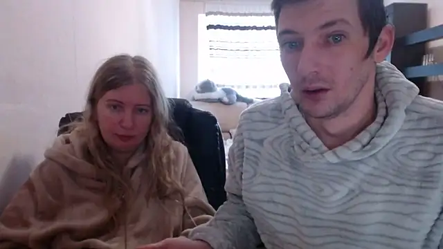 PeterAndJen online show from February 25, 2025, 2:33 pm