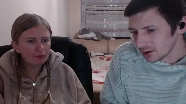 PeterAndJen online show from February 26, 2025, 8:00 pm