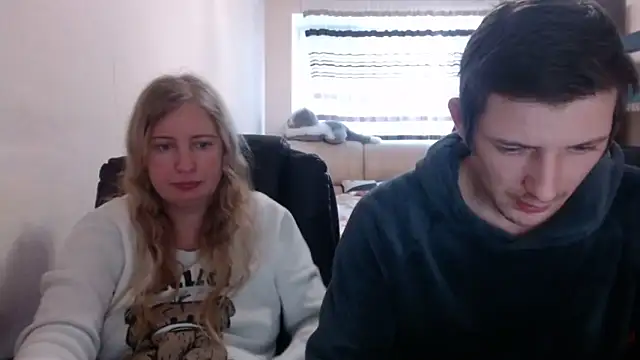 PeterAndJen online show from March 9, 2025, 6:39 am