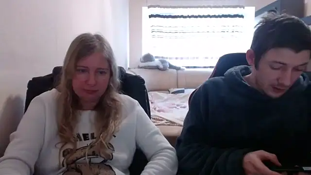 PeterAndJen online show from March 10, 2025, 10:04 am