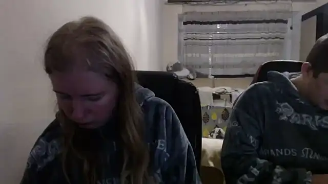 Snapshot of PeterAndJen chatting on February 6, 2026, 7:17 pm PeterAndJen online show from February 6, 2026, 7:17 pm