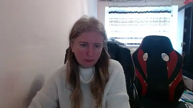 Snapshot of PeterAndJen chatting on March 4, 2026, 7:36 am PeterAndJen online show from March 4, 2026, 7:36 am