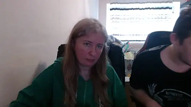 PeterAndJen online show from April 18, 2026, 7:07 pm