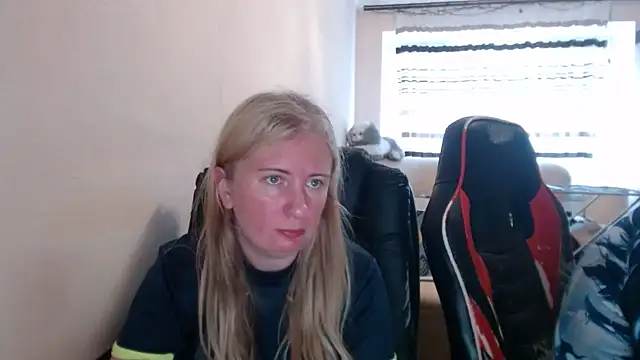 PeterAndJen online show from June 4, 2026, 5:19 pm