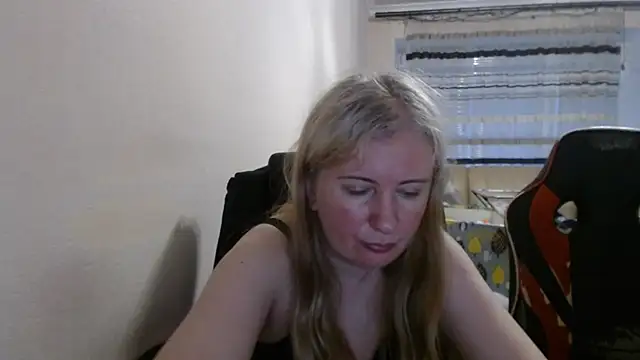 PeterAndJen online show from June 17, 2026, 5:58 pm