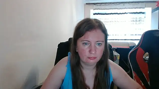 Snapshot of PeterAndJen chatting on July 4, 2026, 5:46 am PeterAndJen online show from July 4, 2026, 5:46 am