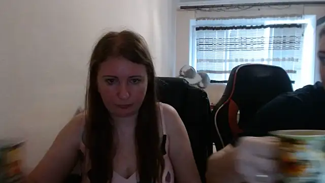 Snapshot of PeterAndJen chatting on July 7, 2026, 7:40 pm PeterAndJen online show from July 7, 2026, 7:40 pm