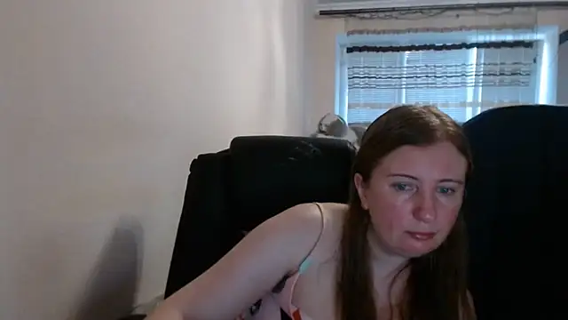Snapshot of PeterAndJen chatting on July 8, 2026, 7:51 pm PeterAndJen online show from July 8, 2026, 7:51 pm