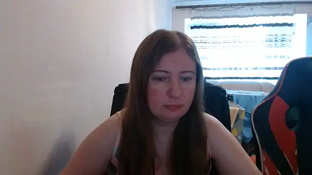 Snapshot of PeterAndJen chatting on July 9, 2026, 8:07 am PeterAndJen online show from July 9, 2026, 8:07 am