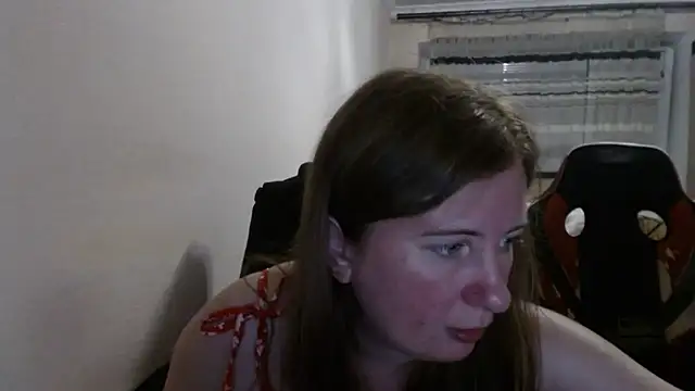 Snapshot of PeterAndJen chatting on July 9, 2026, 8:13 pm PeterAndJen online show from July 9, 2026, 8:13 pm