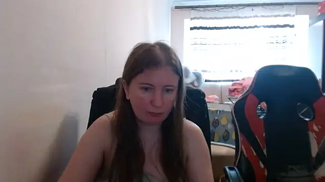 Snapshot of PeterAndJen chatting on July 14, 2026, 10:21 am PeterAndJen online show from July 14, 2026, 10:21 am