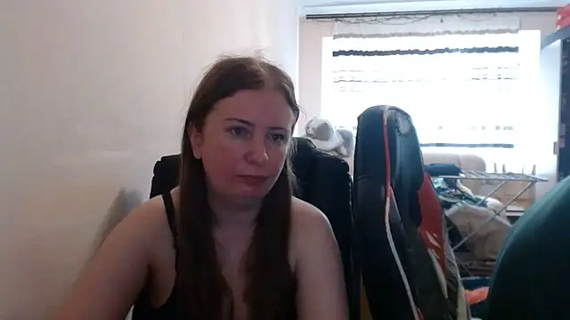 Snapshot of PeterAndJen chatting on July 17, 2026, 6:09 am PeterAndJen online show from July 17, 2026, 6:09 am