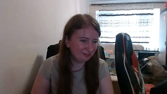 Snapshot of PeterAndJen chatting on July 23, 2026, 5:33 pm PeterAndJen online show from July 23, 2026, 5:33 pm