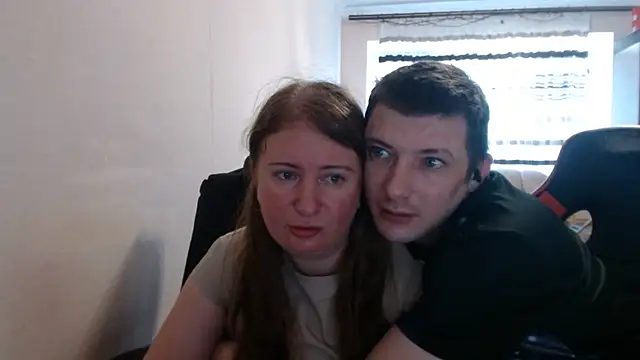 Snapshot of PeterAndJen chatting on July 24, 2026, 5:49 am PeterAndJen online show from July 24, 2026, 5:49 am