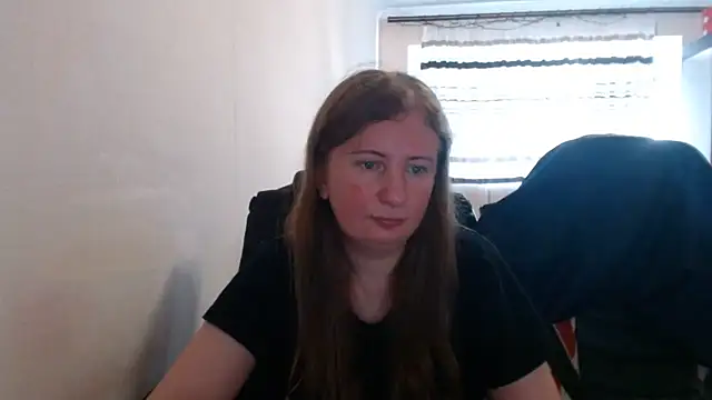 Snapshot of PeterAndJen chatting on July 26, 2026, 6:15 pm PeterAndJen online show from July 26, 2026, 6:15 pm