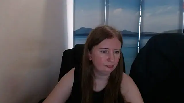 Snapshot of PeterAndJen chatting on July 29, 2026, 5:11 pm PeterAndJen online show from July 29, 2026, 5:11 pm